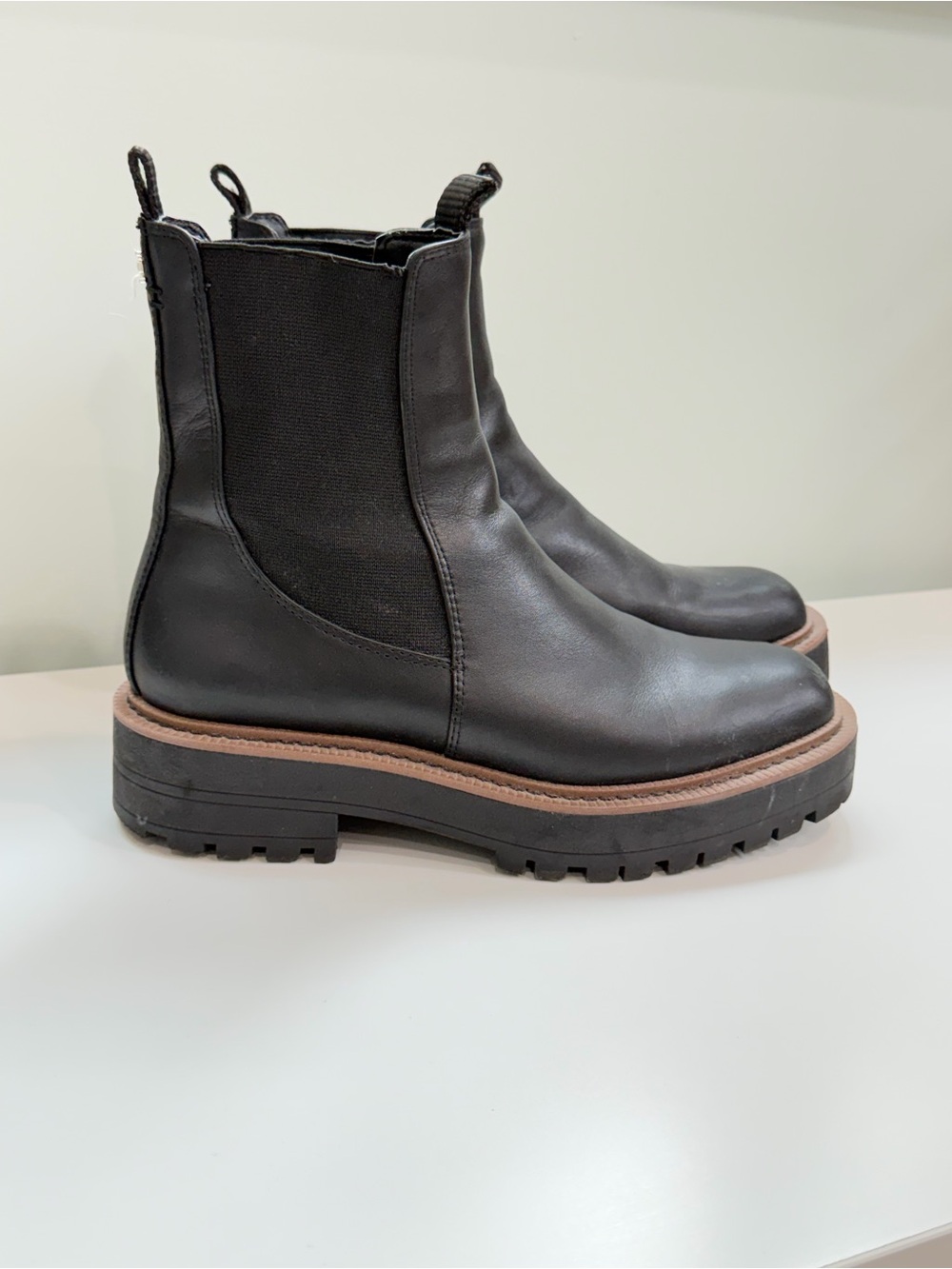 Sam Edelman Laguna Chelsea Boots Womens 7 Black Leather Lug Sole Waterproof